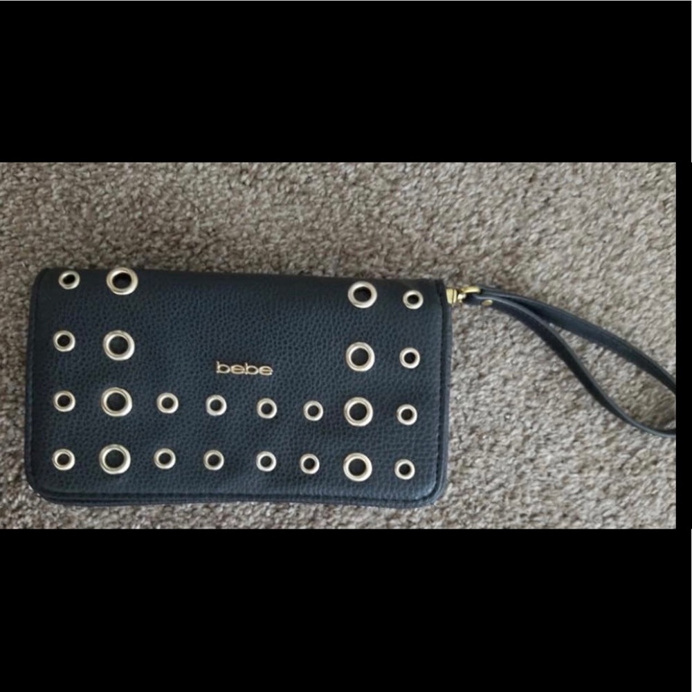 Bebe clutch